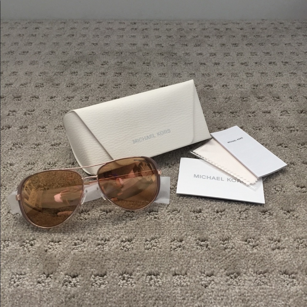🆕Michael Kors - Chelsea Rose Gold Aviators